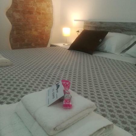 B.House Bed & Breakfast Cagliari Bagian luar foto