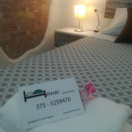 B.House Bed & Breakfast Cagliari Bagian luar foto