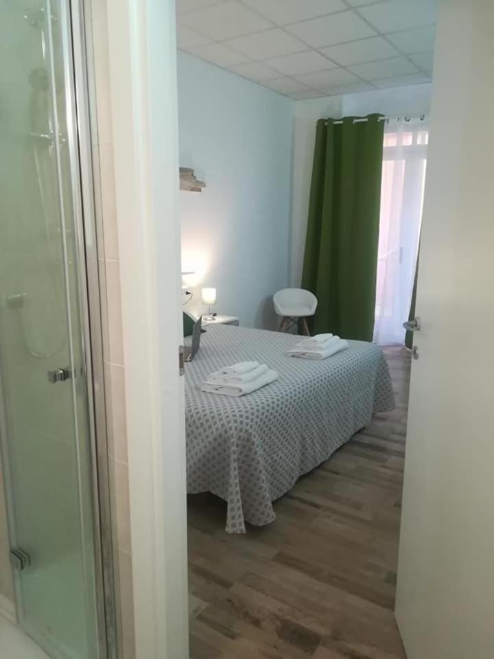 B.House Bed & Breakfast Cagliari Bagian luar foto