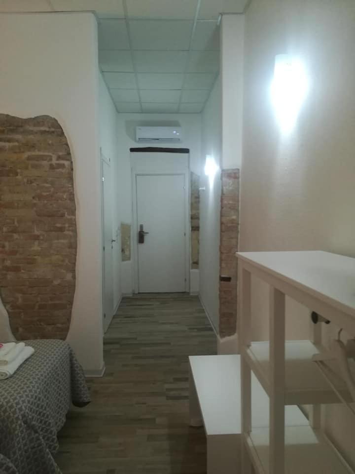 B.House Bed & Breakfast Cagliari Bagian luar foto
