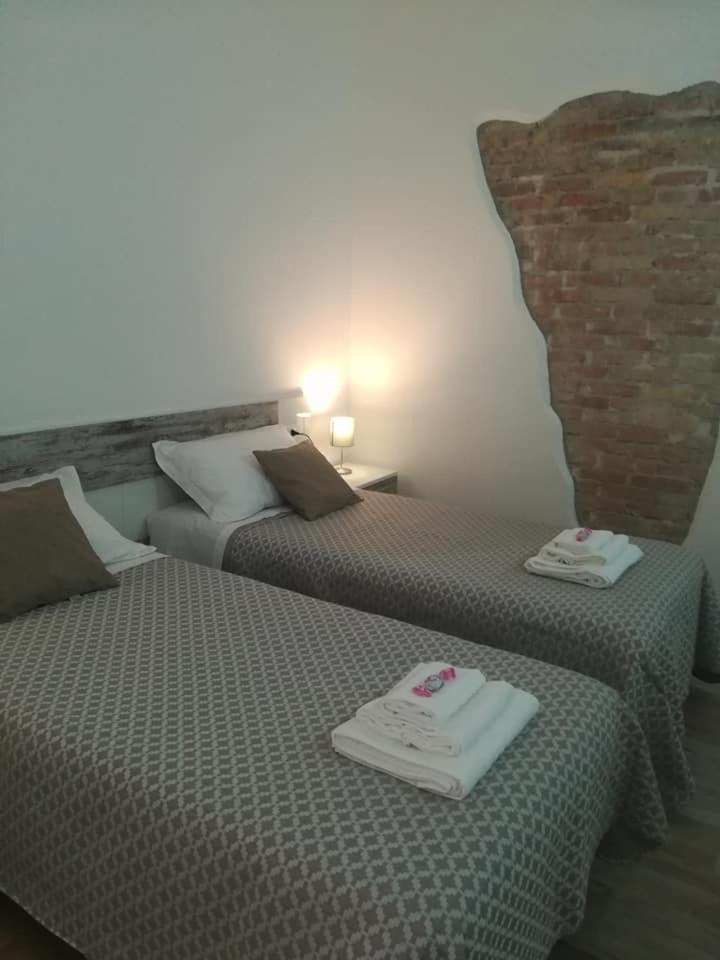 B.House Bed & Breakfast Cagliari Bagian luar foto