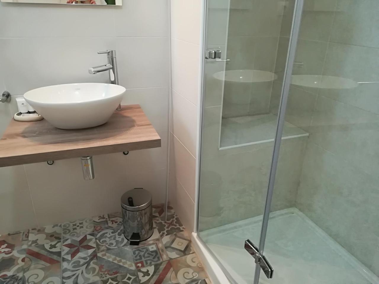 B.House Bed & Breakfast Cagliari Bagian luar foto