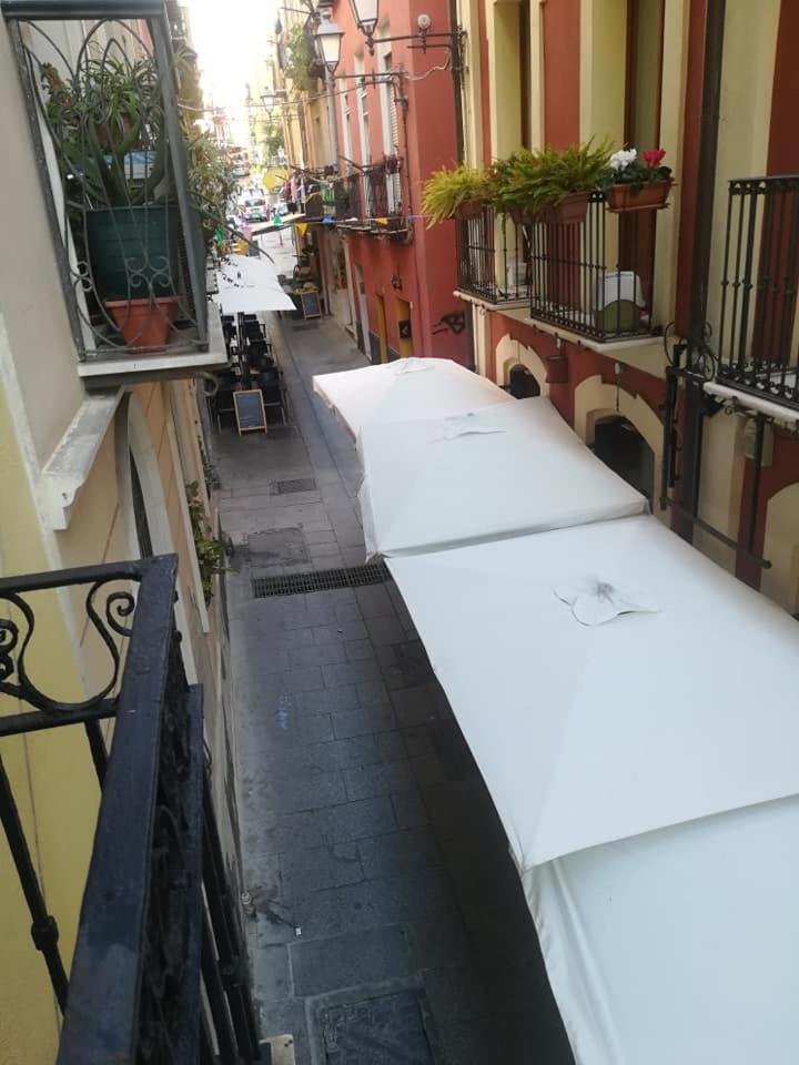 B.House Bed & Breakfast Cagliari Bagian luar foto