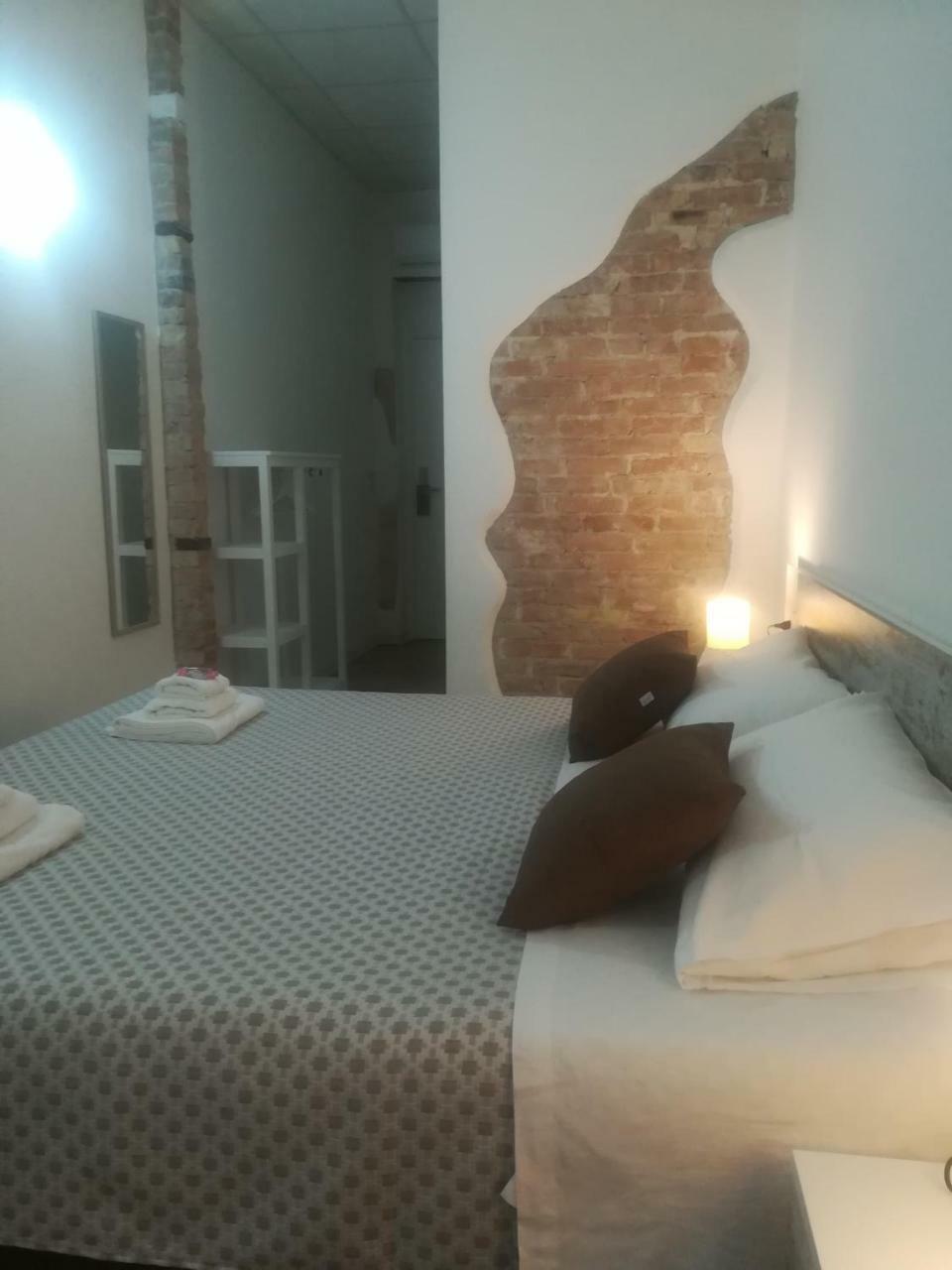 B.House Bed & Breakfast Cagliari Bagian luar foto