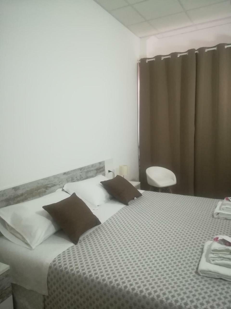 B.House Bed & Breakfast Cagliari Bagian luar foto