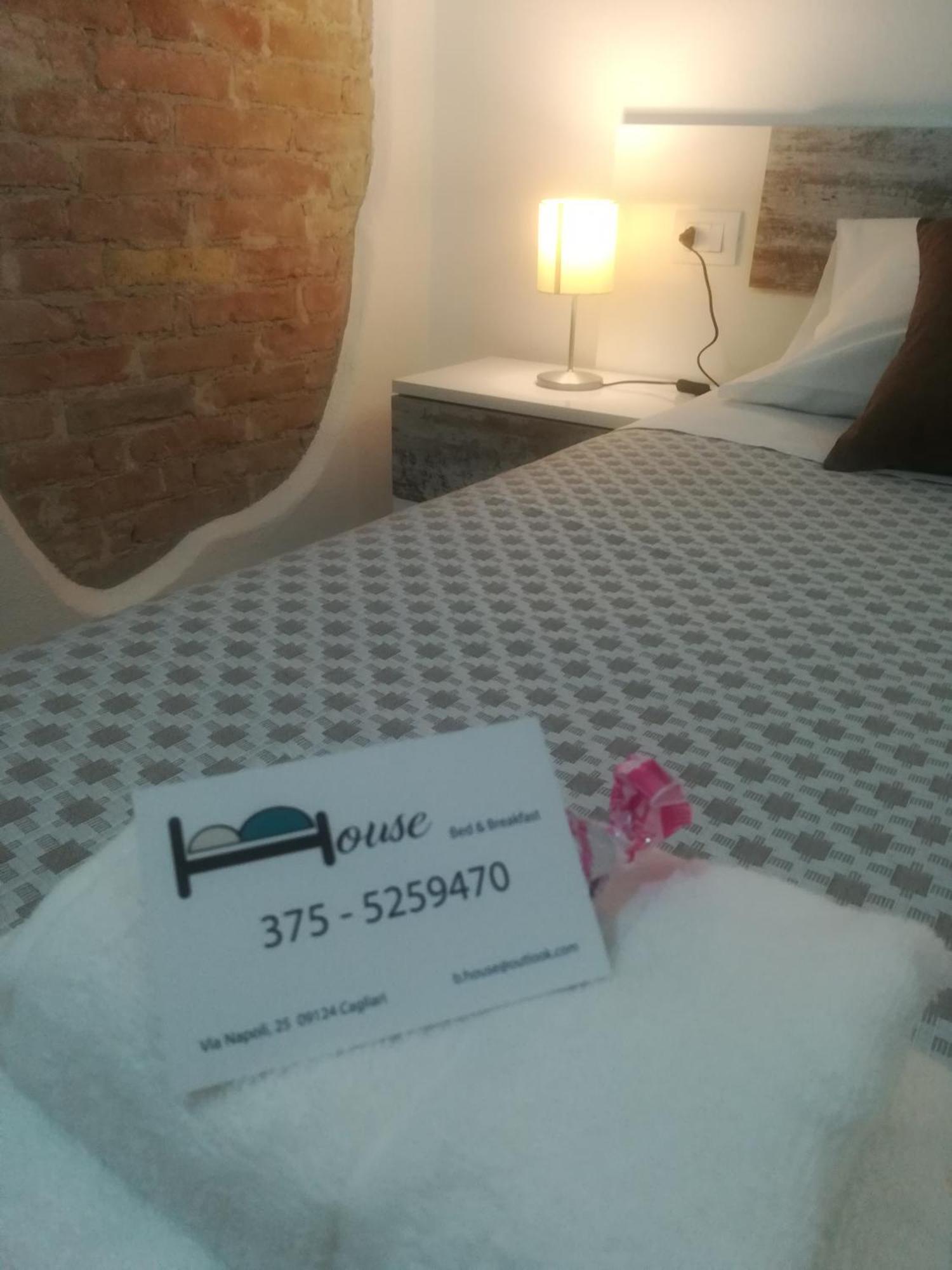 B.House Bed & Breakfast Cagliari Bagian luar foto